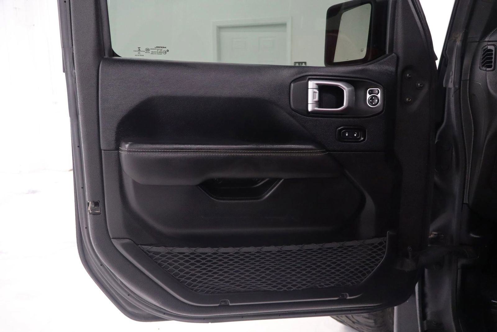 Used 2019 Jeep Wrangler Unlimited Sahara w/ Quick Order Package 24M Moab AWD/4WD image 19