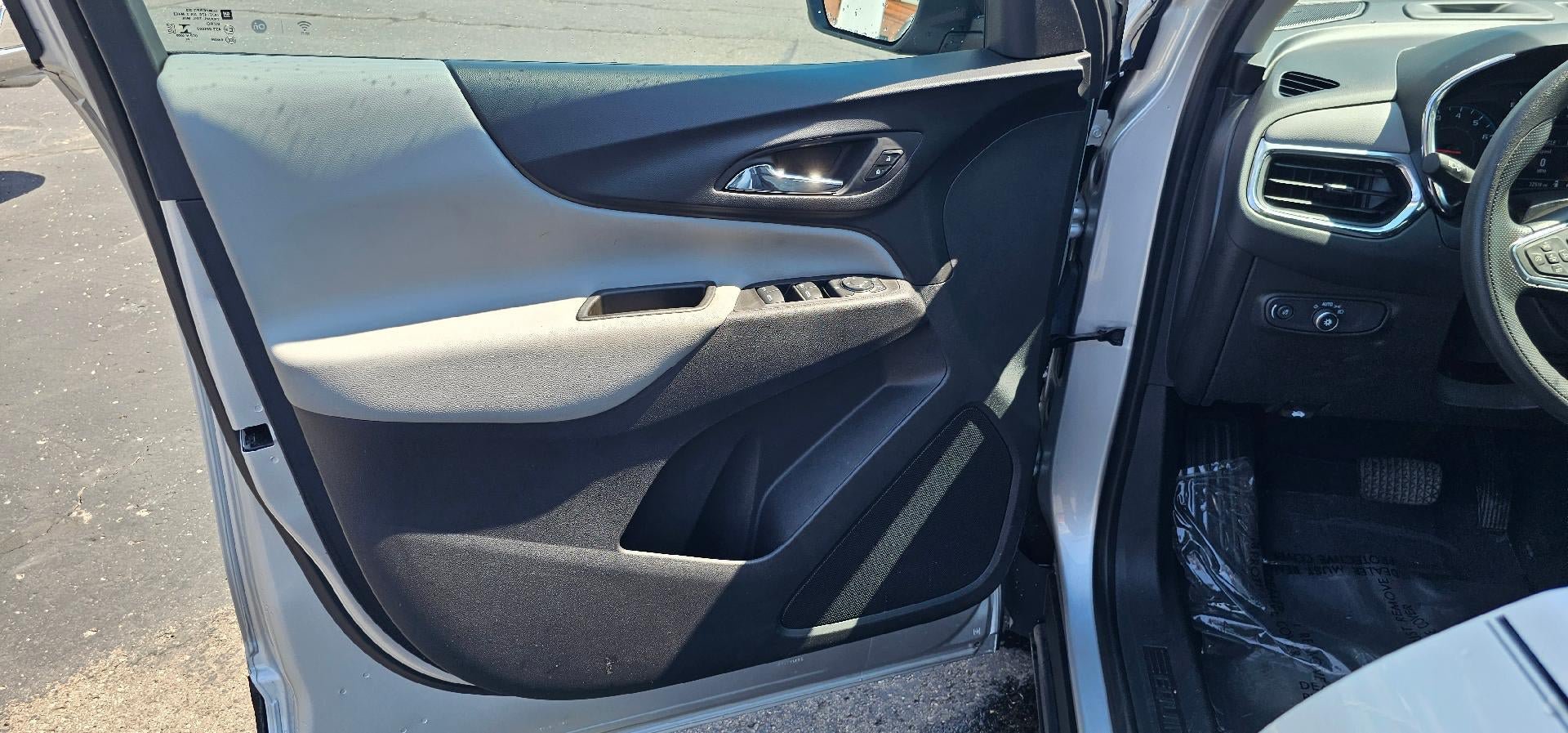 Used 2020 Chevrolet Equinox LS AWD/4WD image 9