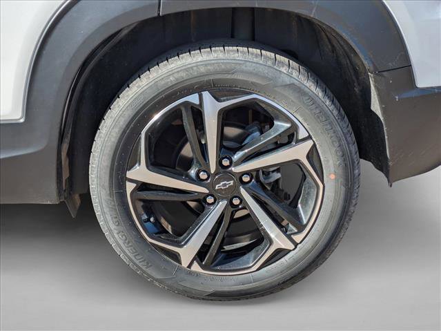 Used 2023 Chevrolet TrailBlazer RS w/ Sun and Liftgate Package image 12