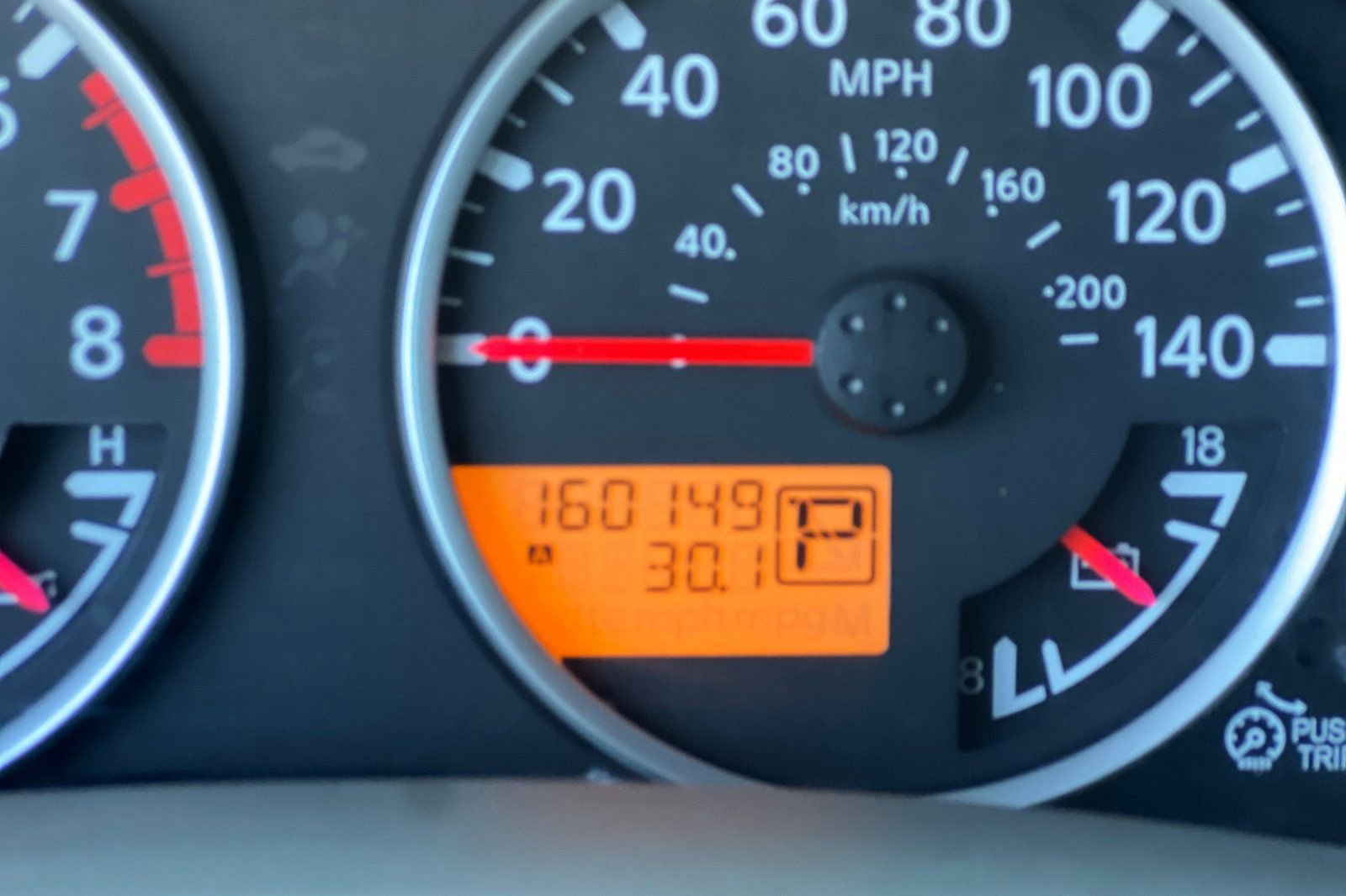 Used 2012 Nissan Pathfinder SV AWD/4WD image 27
