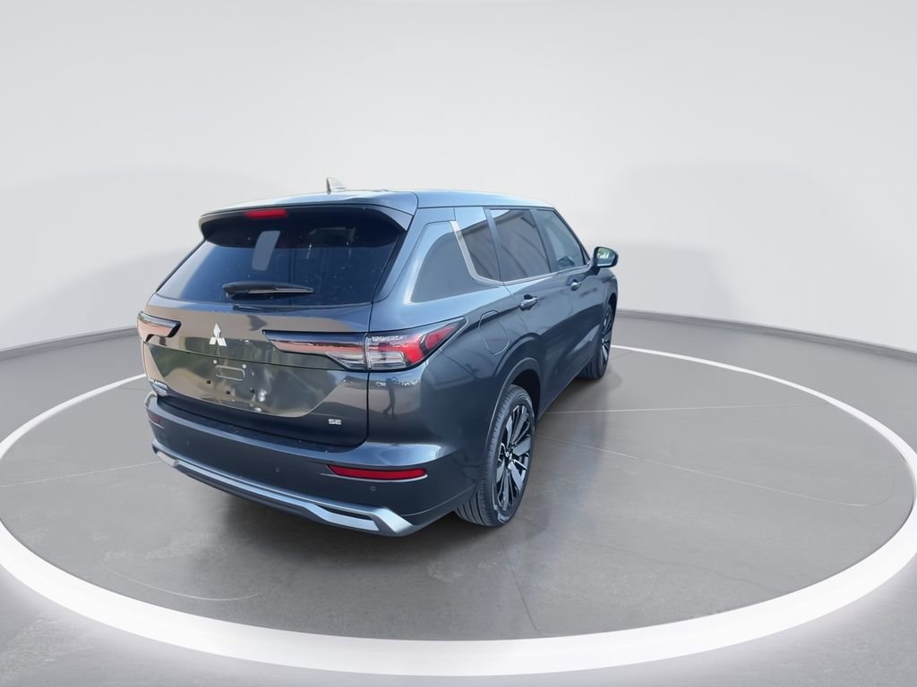 New 2025 Mitsubishi Outlander SE image 8