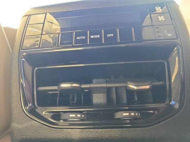 Used 2025 Jeep Grand Cherokee L Limited AWD/4WD image 22