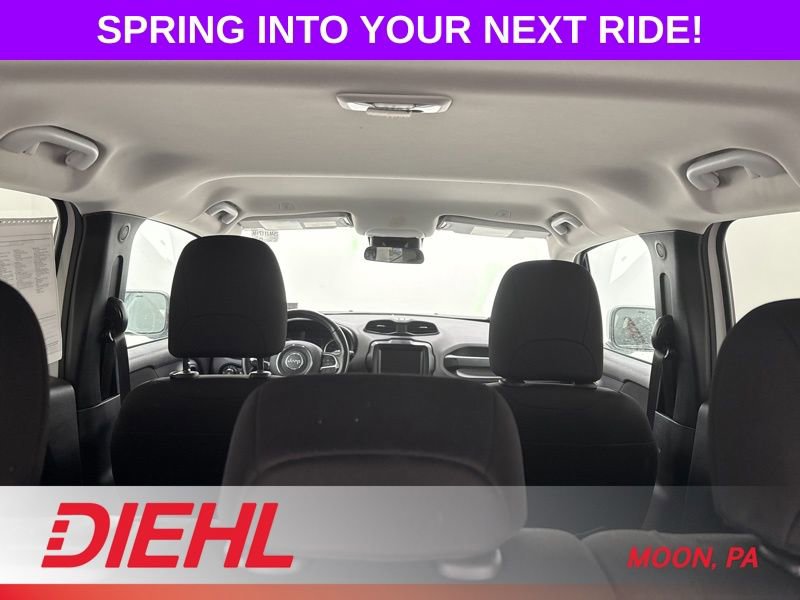 Used 2018 Jeep Renegade Latitude w/ Cold Weather Group AWD/4WD image 9