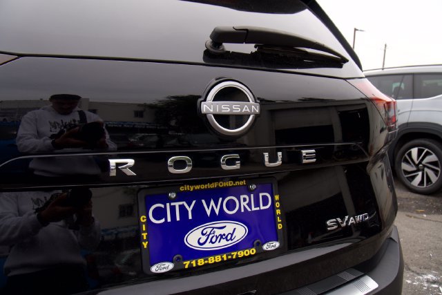 Used 2023 Nissan Rogue SV AWD/4WD image 14