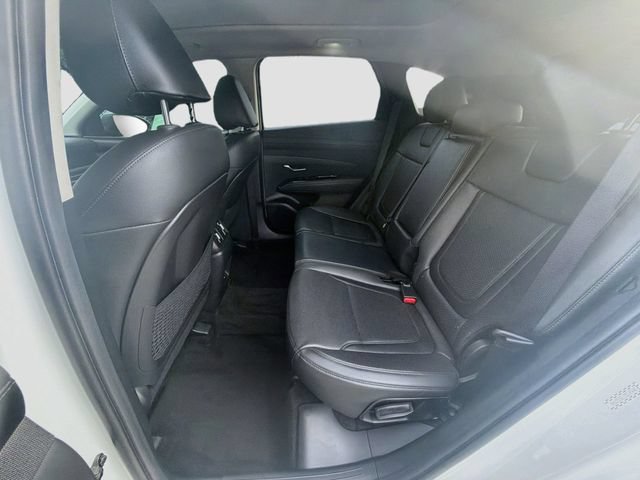 Used 2025 Hyundai Tucson Limited FWD image 26