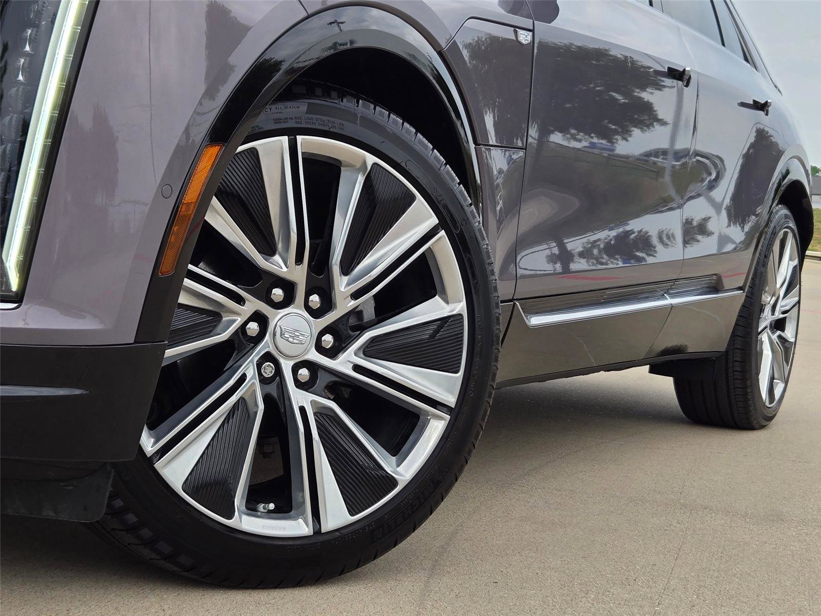 Certified 2025 Cadillac Lyriq Luxury w/ LPO, Floor Liner Package AWD/4WD image 8