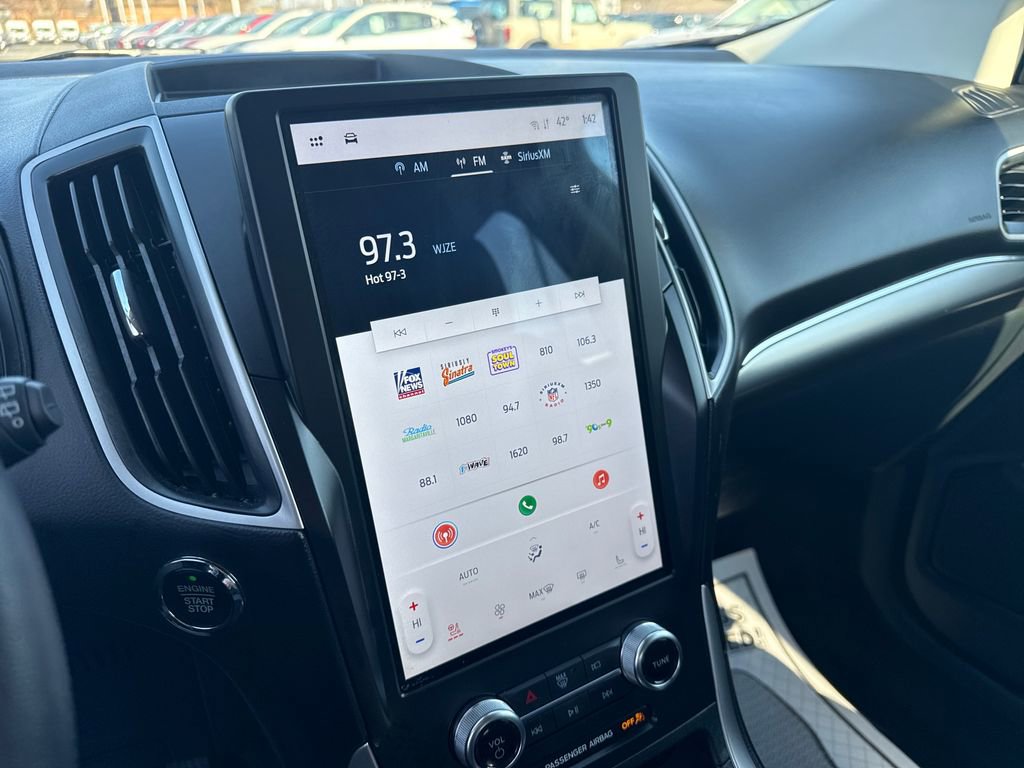 Used 2024 Ford Edge SEL w/ Sport Appearance Package image 33