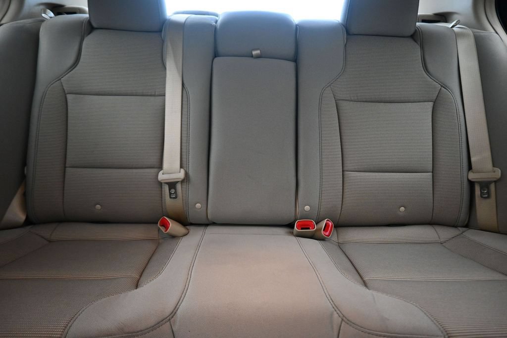 Used 2018 Ford Taurus SEL FWD image 26