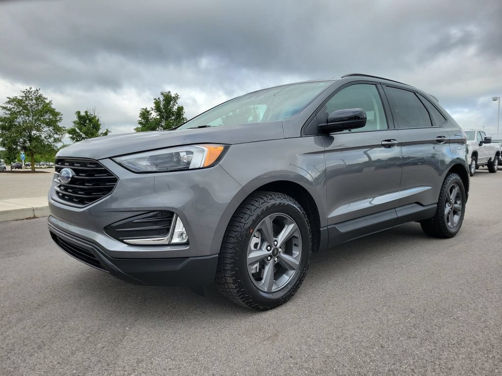 Certified 2023 Ford Edge SEL w/ Sport Appearance Package AWD/4WD image 2