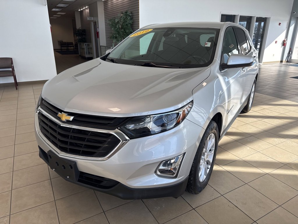 Used 2019 Chevrolet Equinox LT w/ Driver Convenience Package image 3