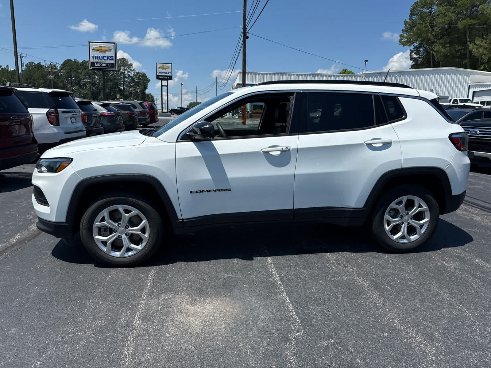Used 2024 Jeep Compass Latitude AWD/4WD image 6