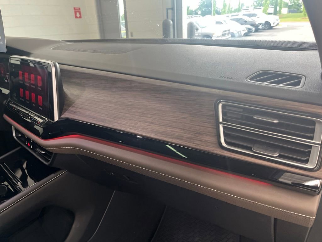 Used 2024 Volkswagen Atlas SEL AWD/4WD image 42