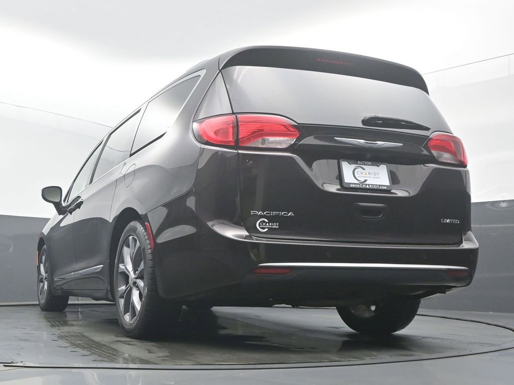 Used 2018 Chrysler Pacifica Limited image 49