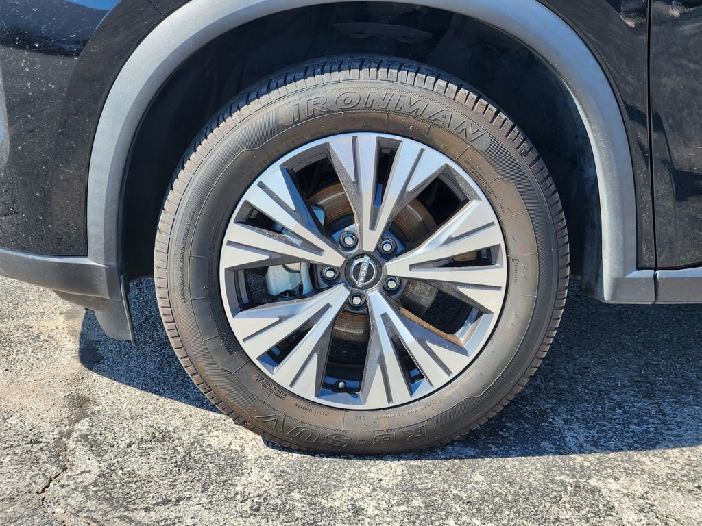 Used 2023 Nissan Rogue SV image 12