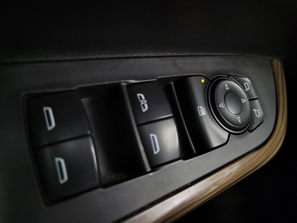 Used 2021 GMC Acadia SLE w/ Driver Convenience Package FWD image 27