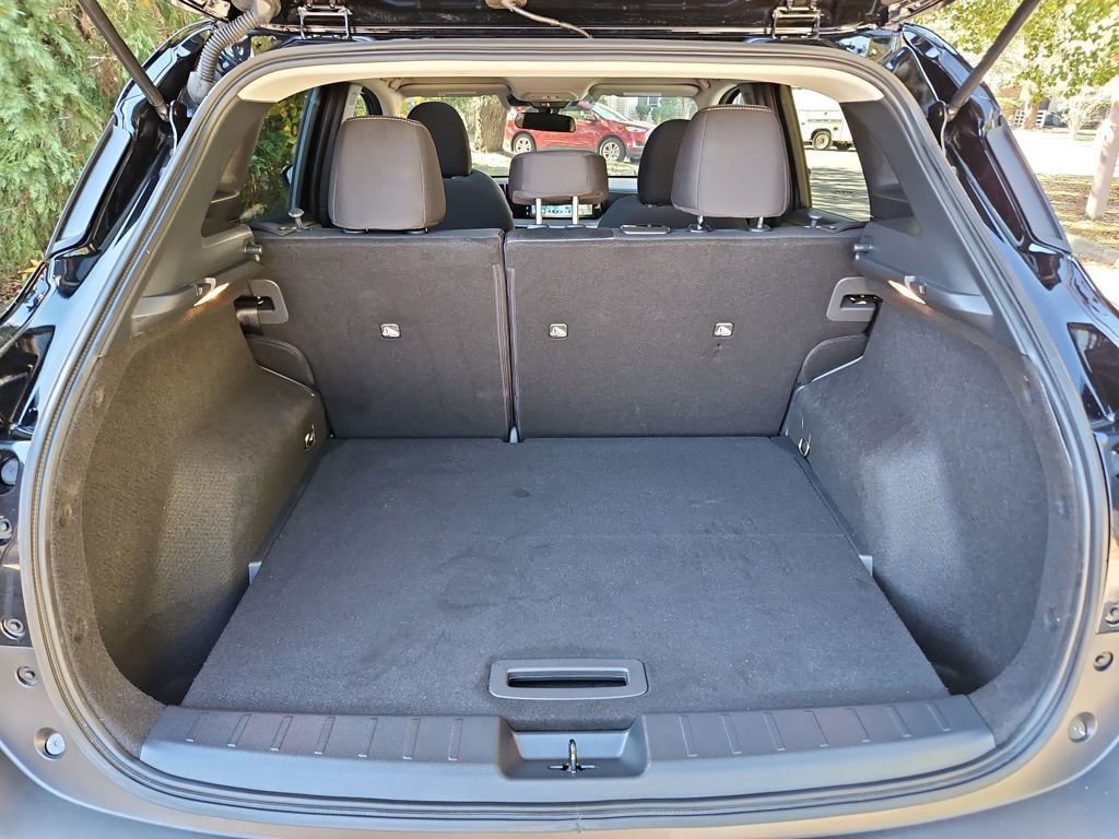 Used 2025 Nissan Kicks SV w/ SV Premium Package image 31