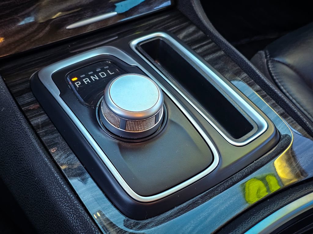 Used 2016 Chrysler 300 Limited image 26