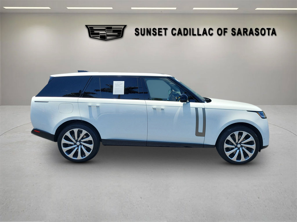 Used 2025 Land Rover Range Rover Long Wheelbase SE AWD/4WD image 3