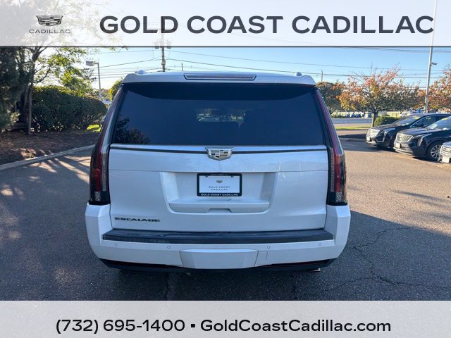 Used 2016 Cadillac Escalade Premium AWD/4WD image 3
