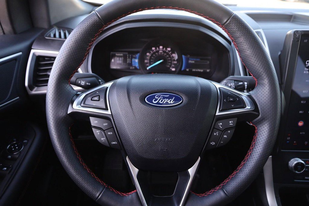 Used 2024 Ford Edge ST-Line AWD/4WD image 12