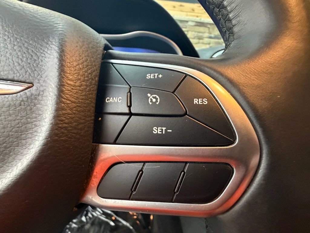 Used 2017 Chrysler 300 Limited w/ 300 Premium Group image 25