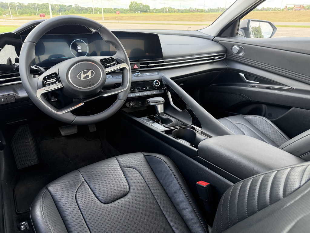 Used 2024 Hyundai Elantra Limited FWD image 16