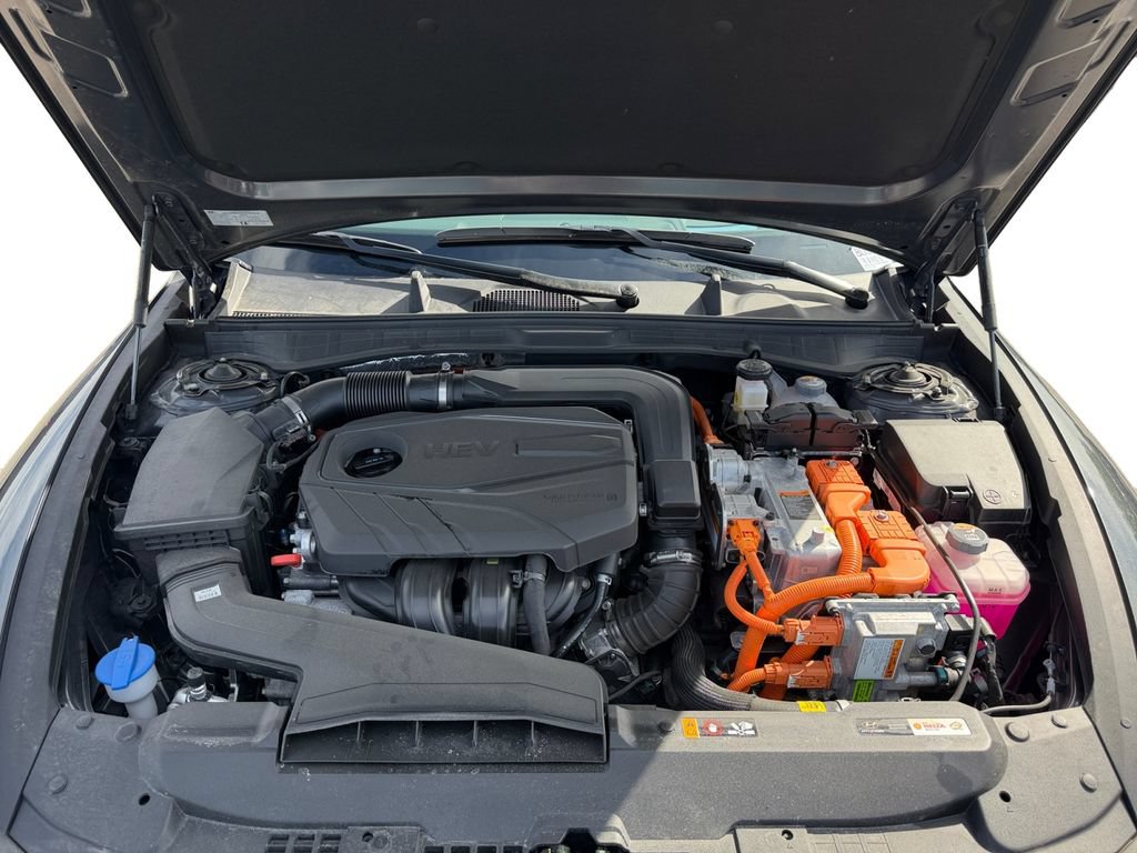 Certified 2025 Hyundai Sonata Limited FWD image 17