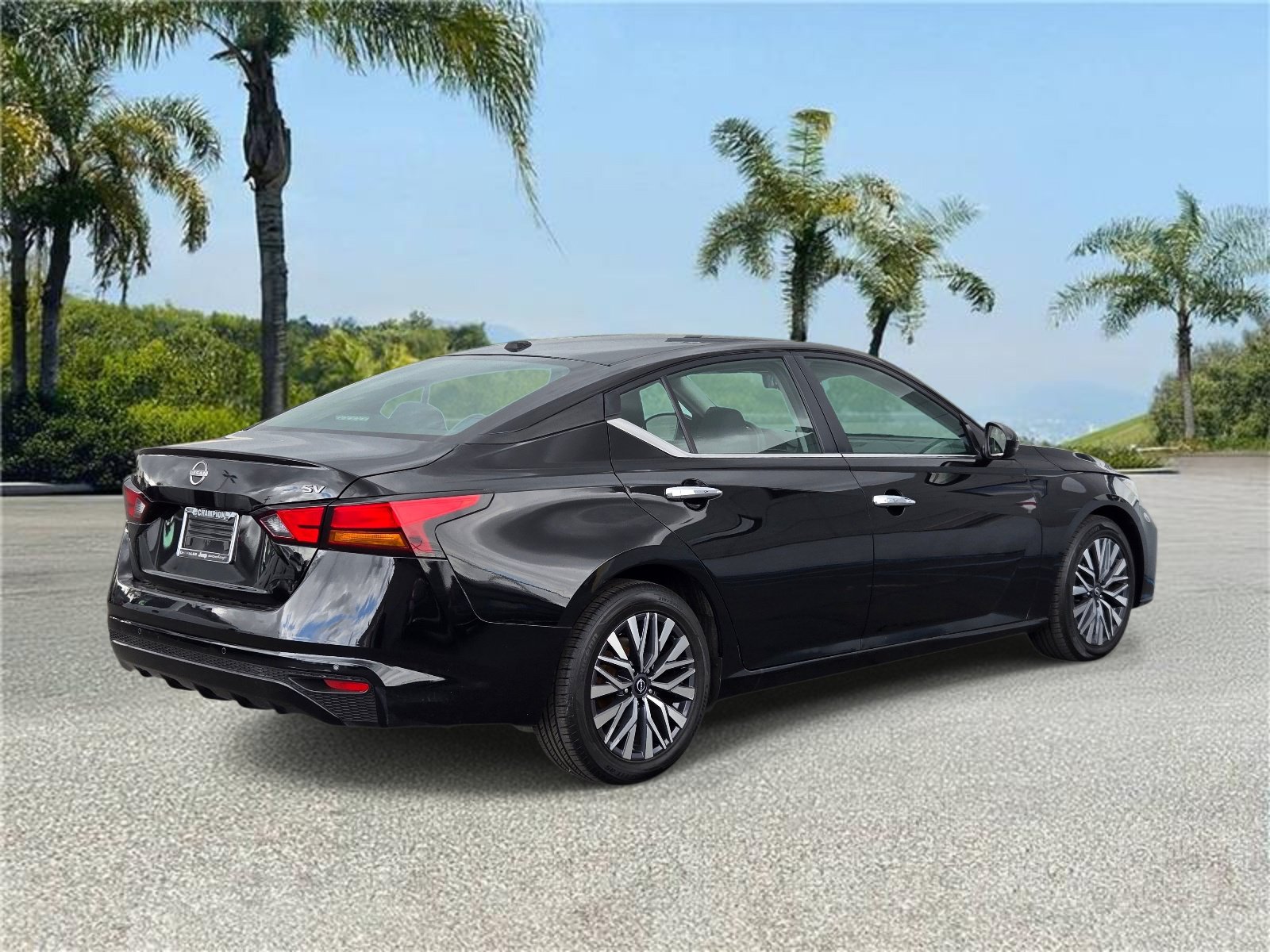 Used 2023 Nissan Altima 2.5 SV FWD image 4