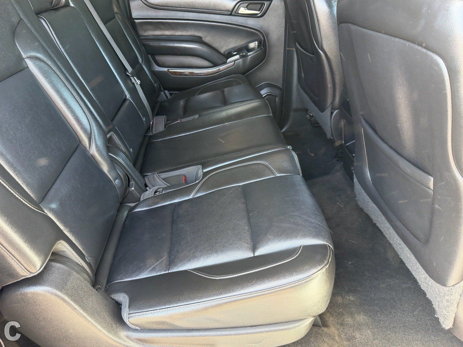 Used 2015 Chevrolet Suburban LT RWD image 15