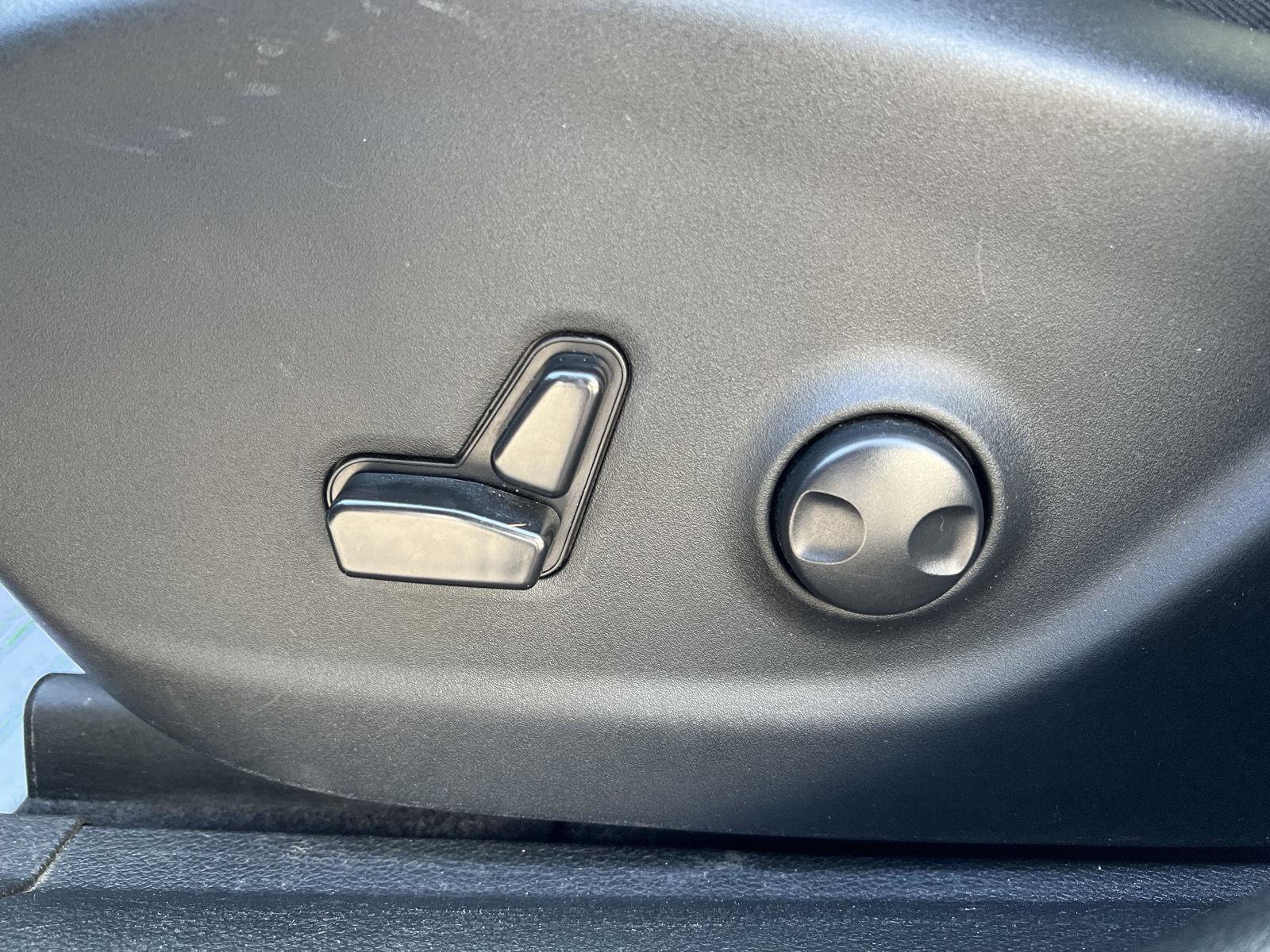 Used 2023 Jeep Cherokee Altitude Lux image 18