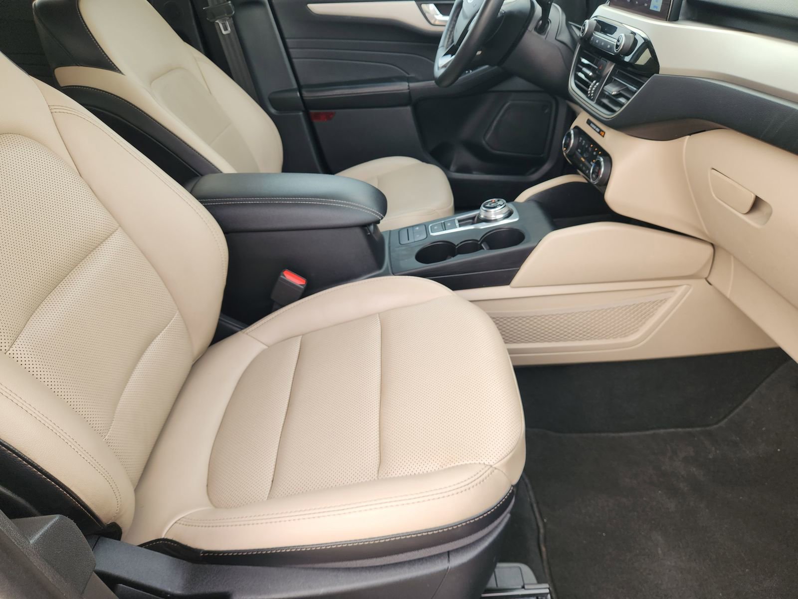 Used 2021 Ford Escape SEL w/ Technology Package FWD image 14