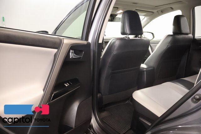 Used 2016 Toyota RAV4 Limited AWD/4WD image 32