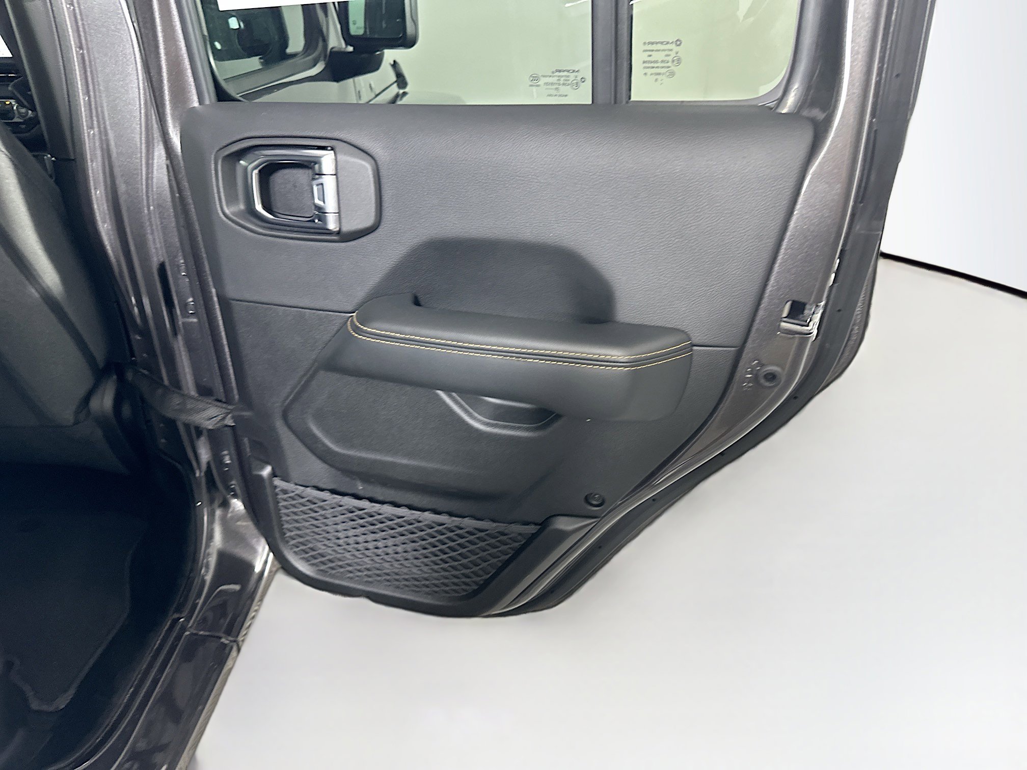 Used 2025 Jeep Wrangler Unlimited Sahara w/ Safety Group AWD/4WD image 28