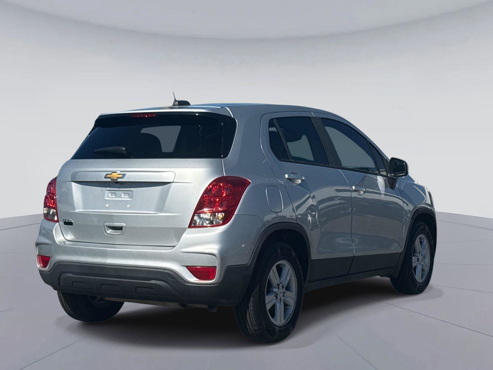 Used 2021 Chevrolet Trax LS w/ Tint and Cruise Package image 3