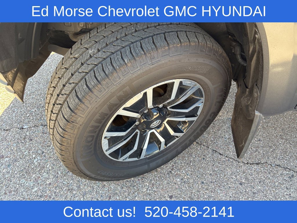 Used 2022 Toyota Tacoma TRD Sport w/ Technology Package AWD/4WD image 9