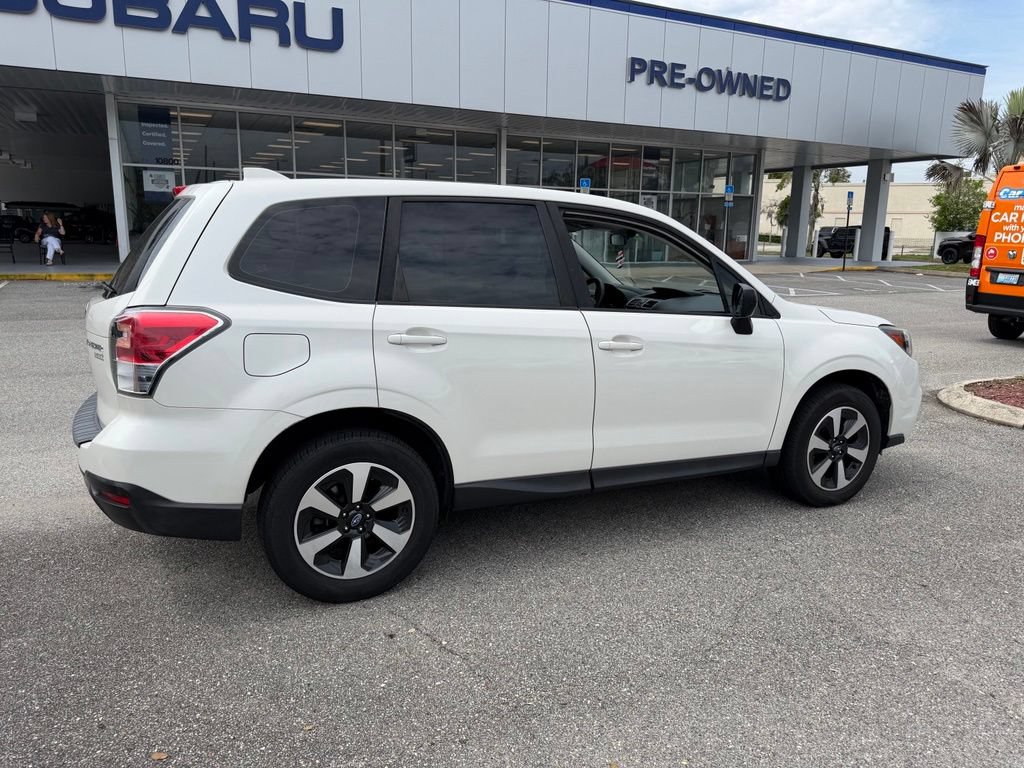 Used 2017 Subaru Forester 2.5i AWD/4WD image 3