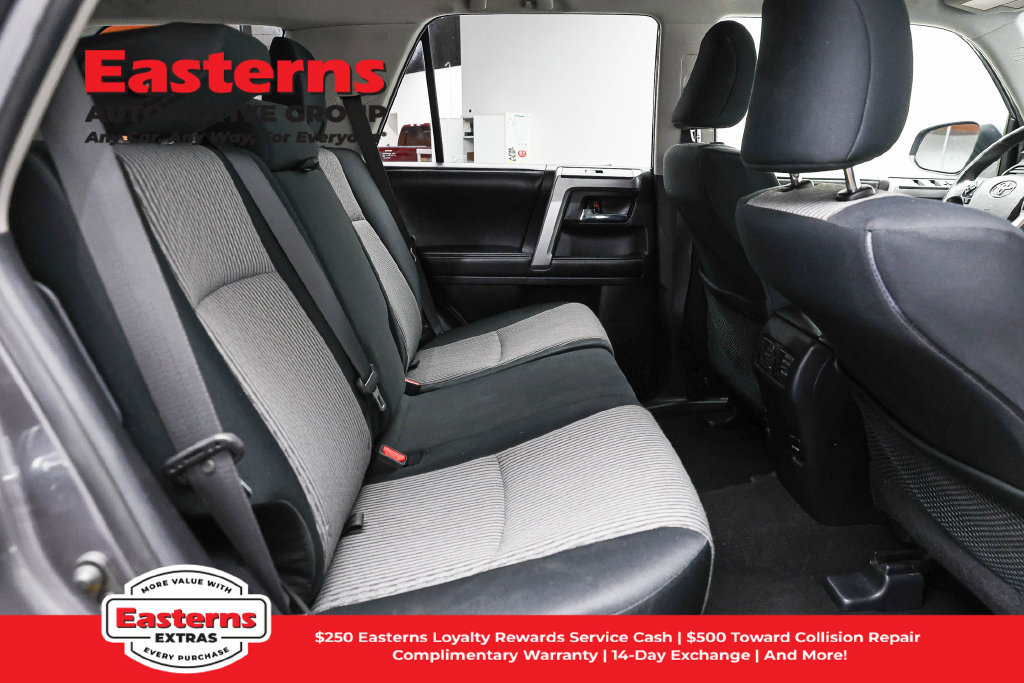 Used 2017 Toyota 4Runner SR5 AWD/4WD image 23