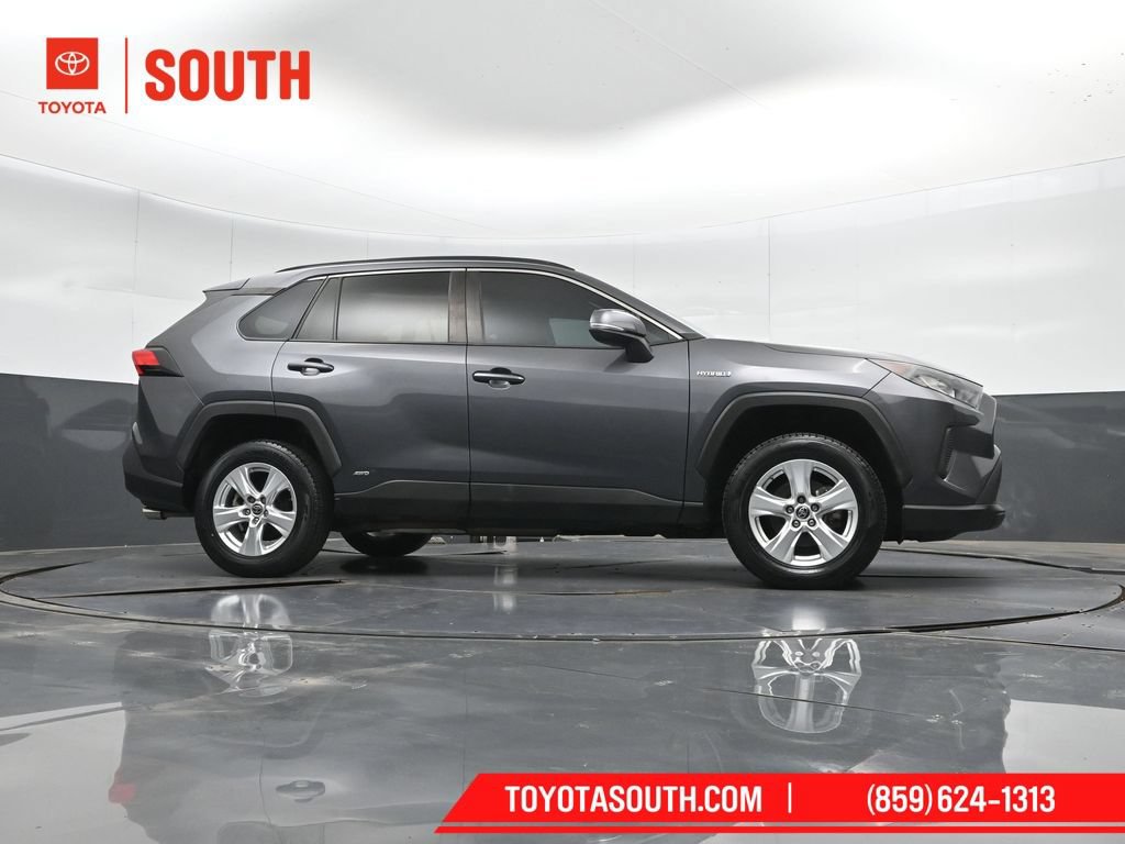 Used 2021 Toyota RAV4 LE AWD/4WD image 36