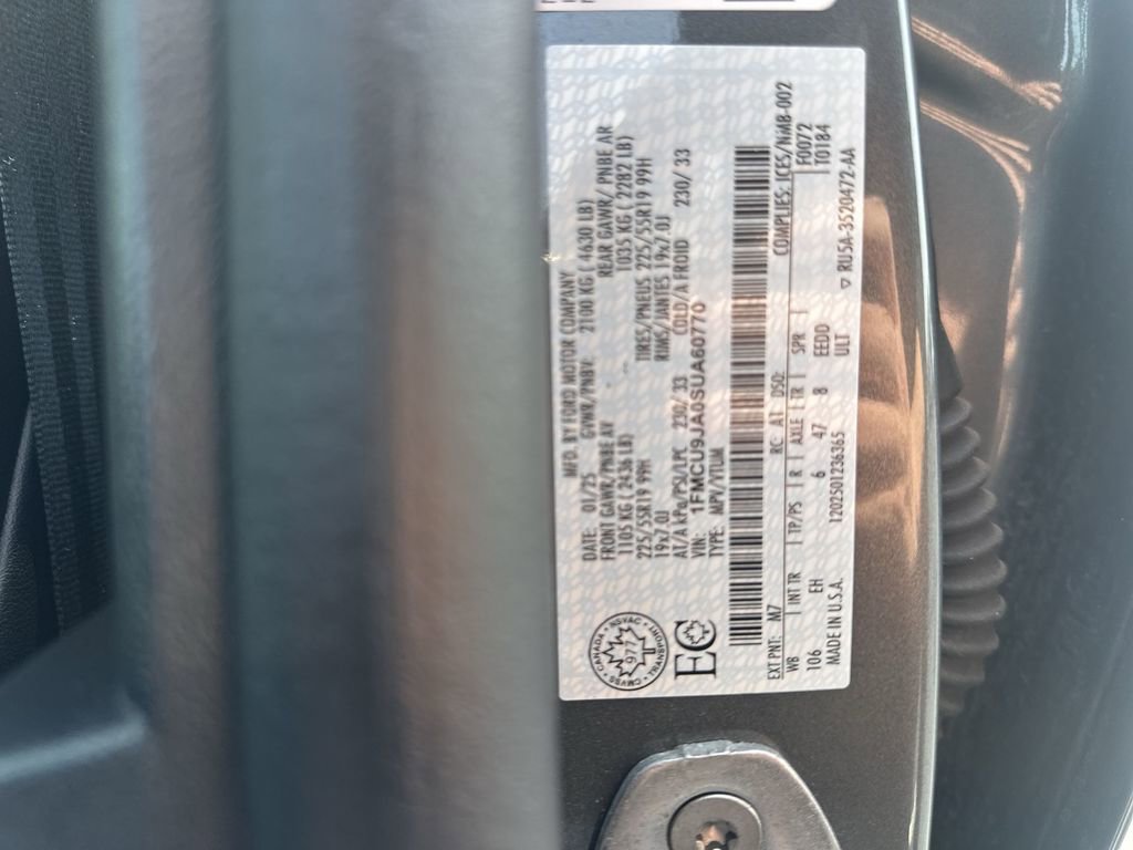 Used 2025 Ford Escape Platinum AWD/4WD image 21