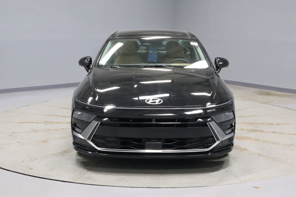 Used 2025 Hyundai Sonata Limited FWD image 13