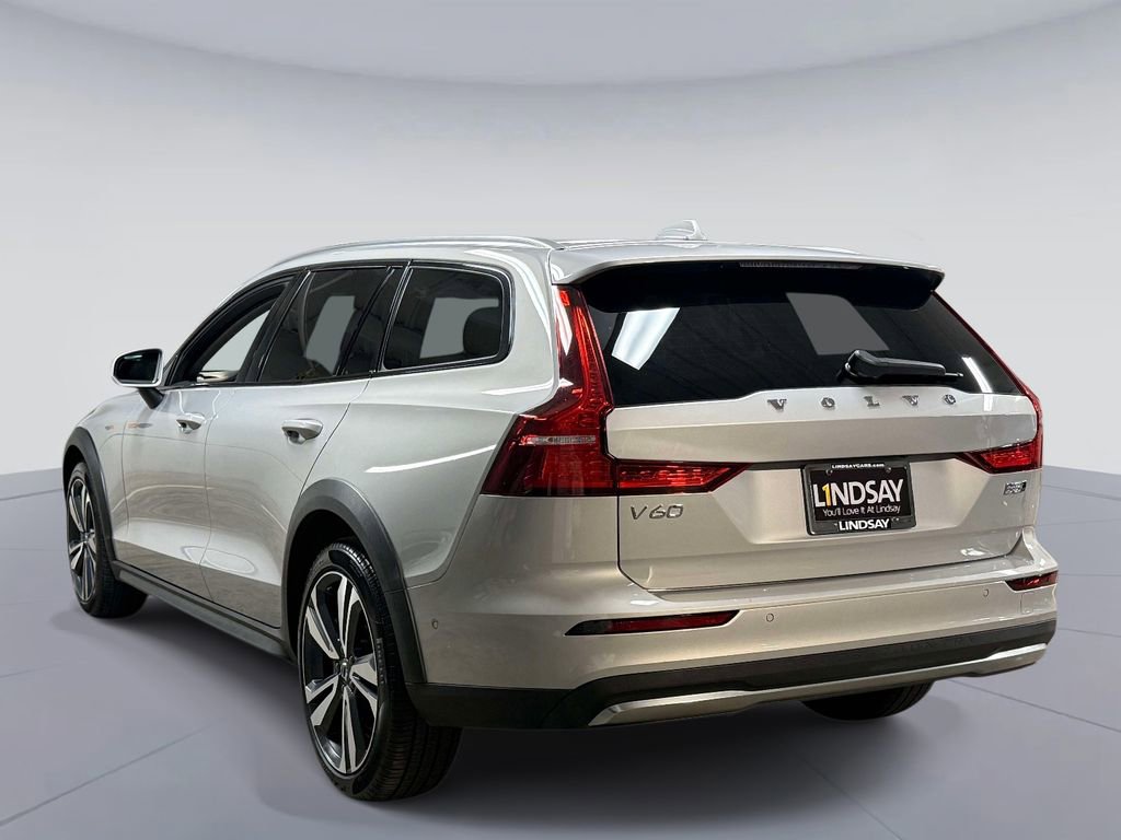 Used 2025 Volvo V60 B5 Cross Country Plus AWD/4WD image 12