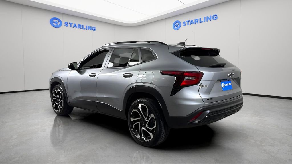 Used 2024 Chevrolet Trax RS w/ Sunroof Package image 5