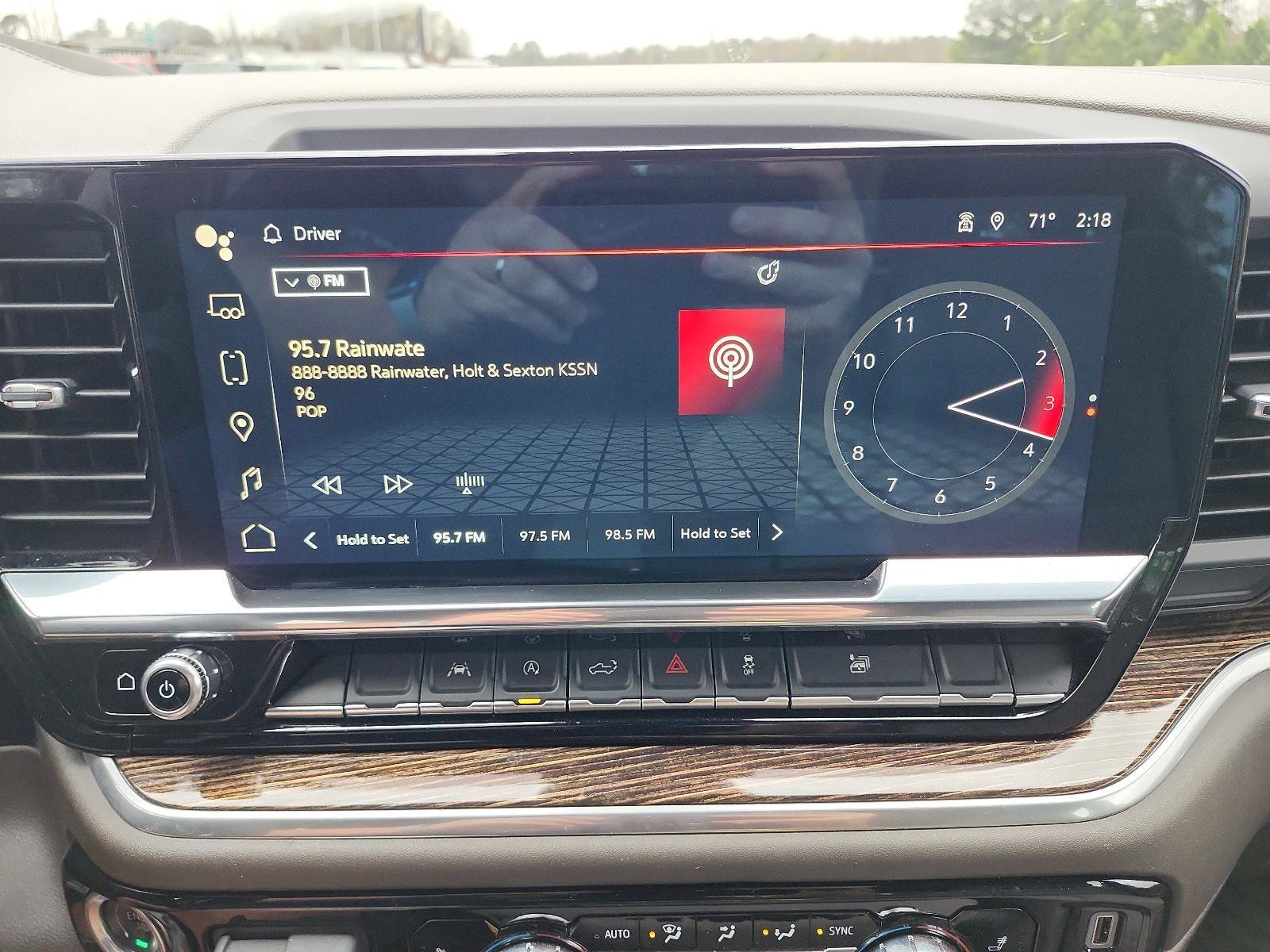 Used 2025 GMC Sierra 1500 SLE image 15