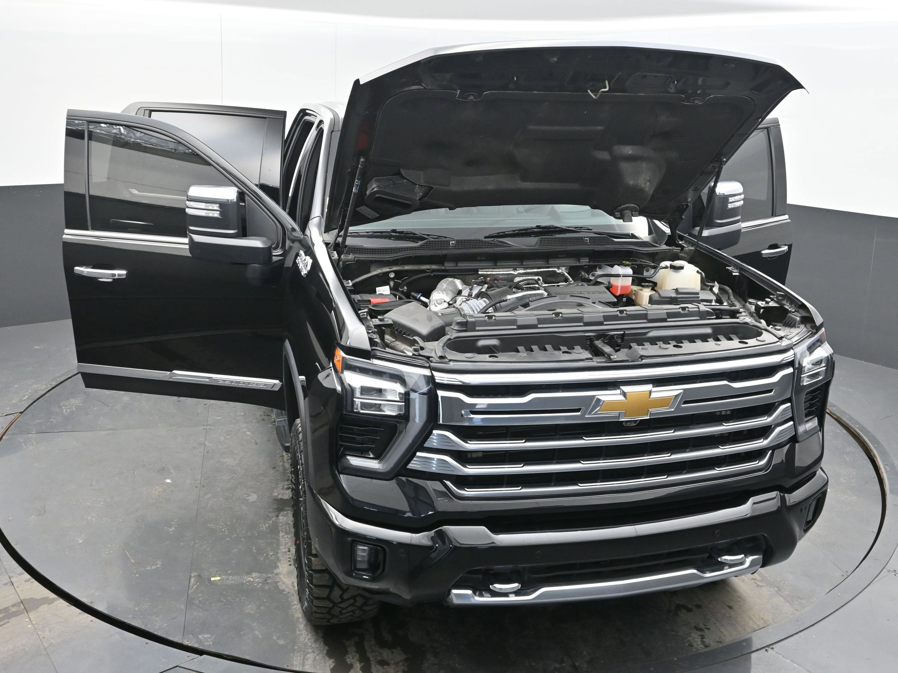Used 2024 Chevrolet Silverado 2500 High Country w/ Technology Package image 36