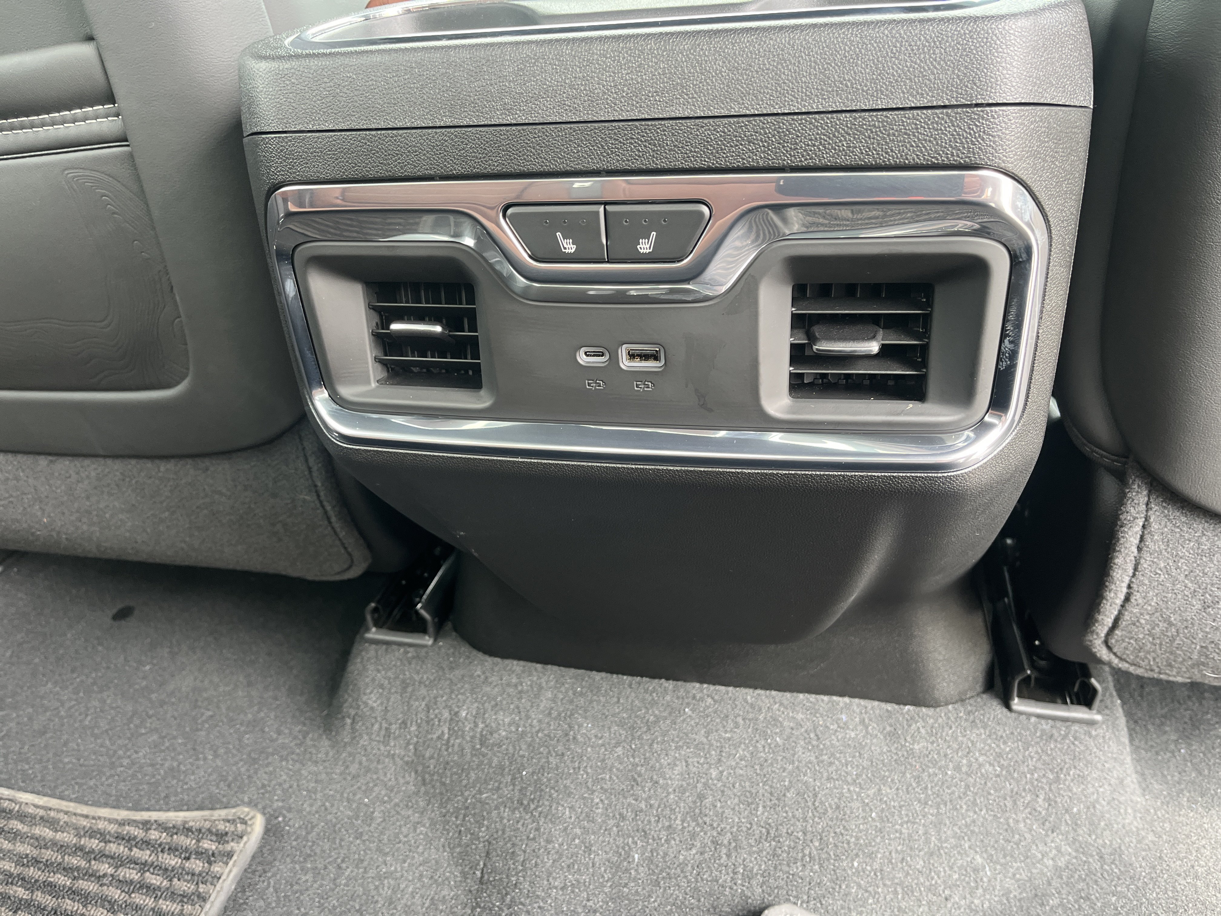 Used 2025 GMC Sierra 2500 Denali Ultimate AWD/4WD image 15