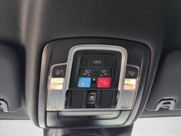Used 2025 RAM 2500 Laramie AWD/4WD image 23