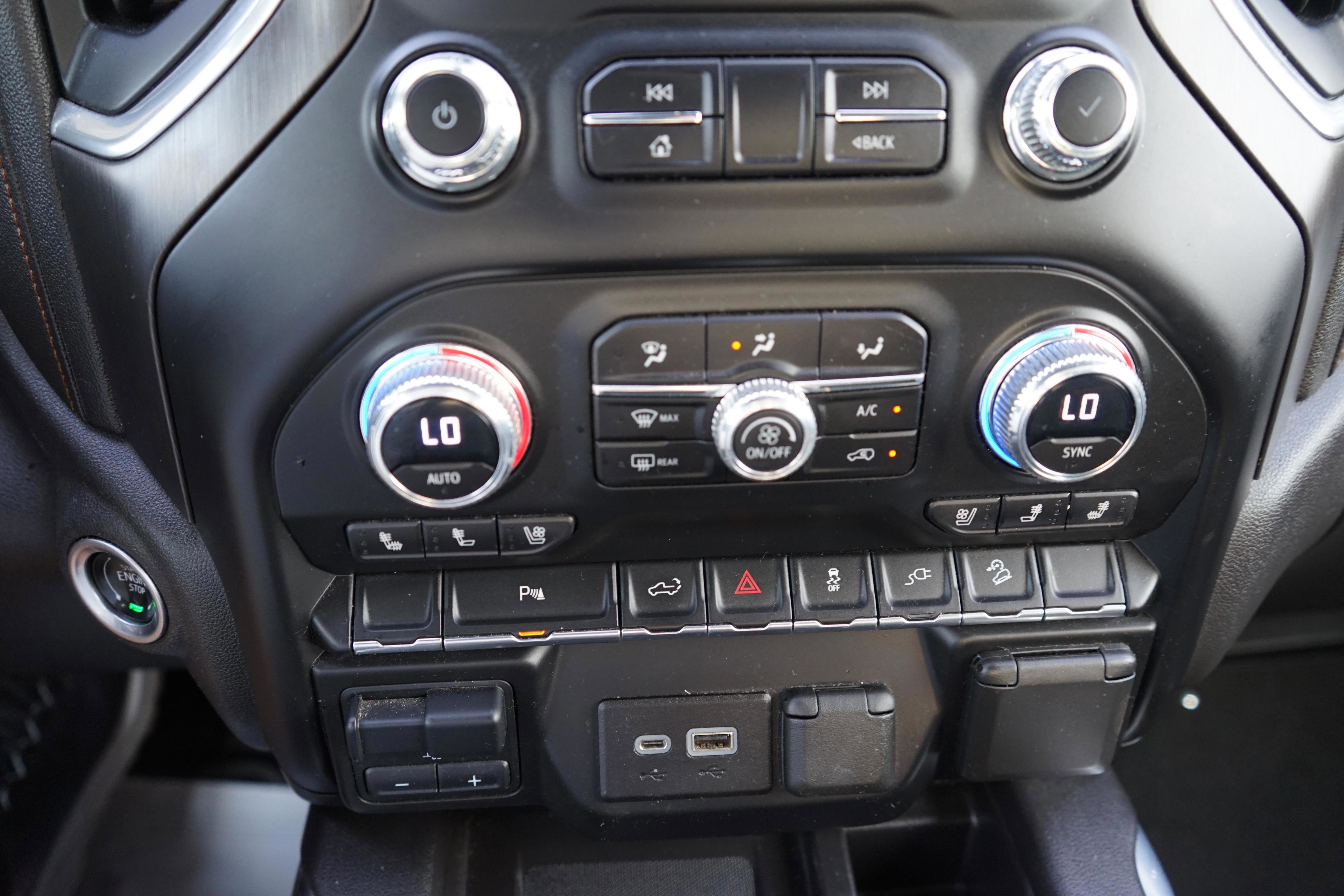 Used 2022 GMC Sierra 1500 AT4 w/ AT4 Premium Package image 16