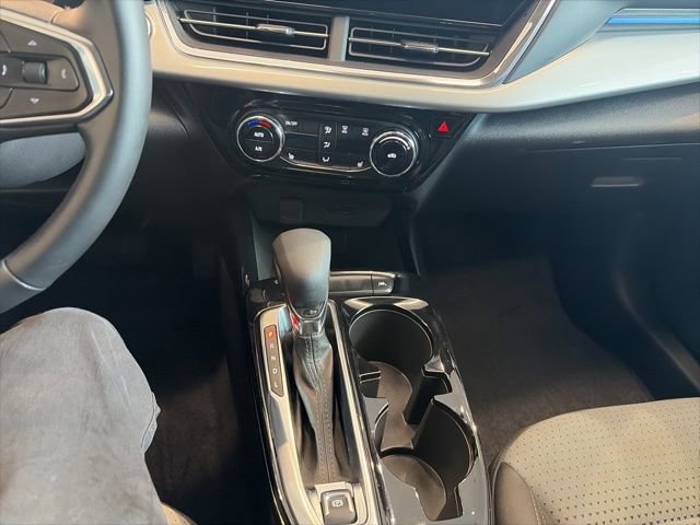 Used 2025 Chevrolet Trax LT w/ LT Convenience Package image 36