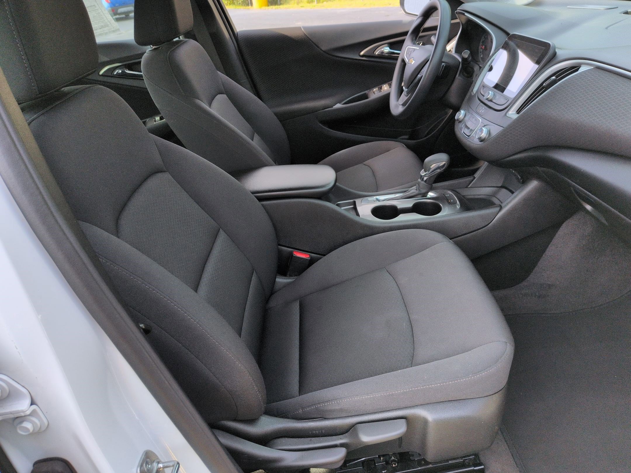 Used 2024 Chevrolet Malibu LS image 33