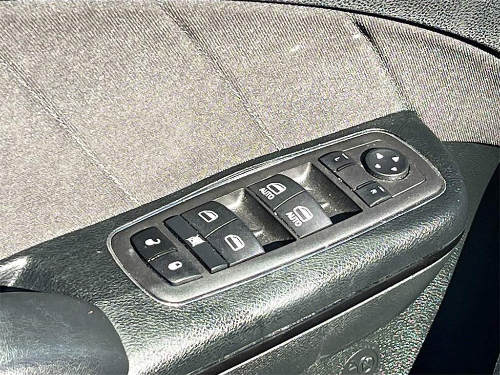 Used 2022 Dodge Charger R/T w/ Performance Handling Group image 17